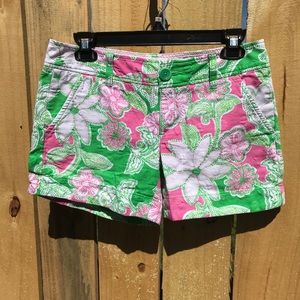 Lilly Pulitzer green and pink floral shorts size 4